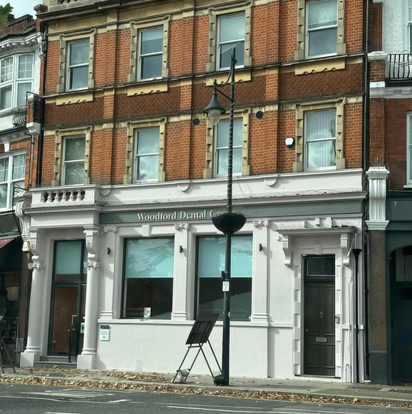 Woodford Broadway